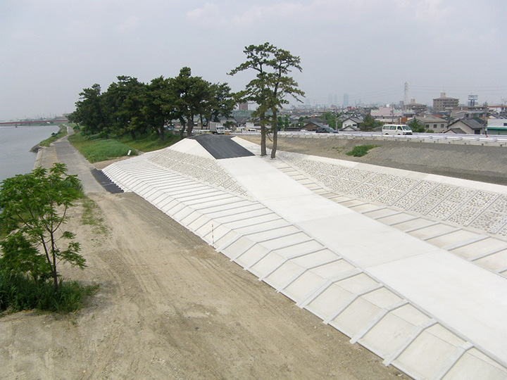 庄内川松蔭護岸工事